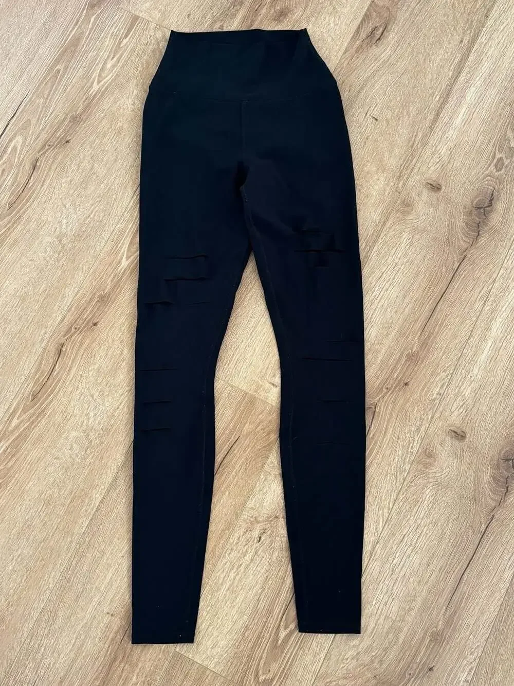 Alo Yoga High-Waist Ripped Warrior Leggings Black Size XS